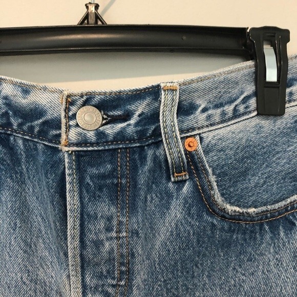 Levi’s 501 Jean Shorts Cut-Off Button Fly Grommet Detail Frayed Hem Size 25 NWT - Picture 3 of 10